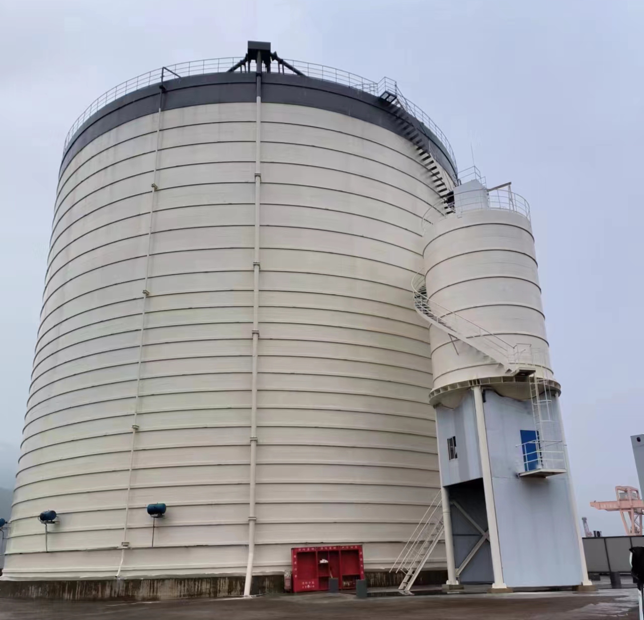 太湖10万吨水泥钢板库